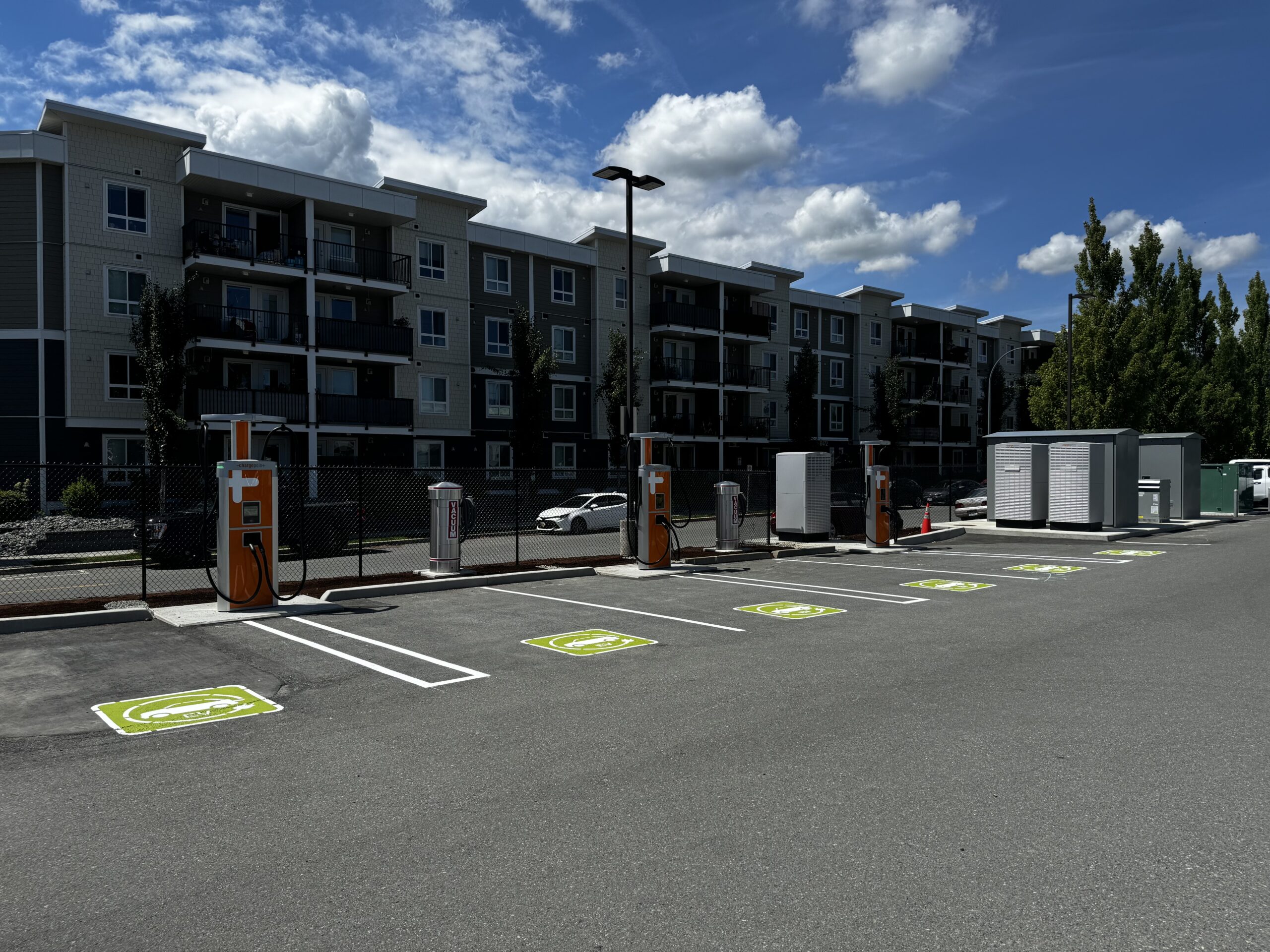 chargepoint level 3 ev chargers installed at island ford